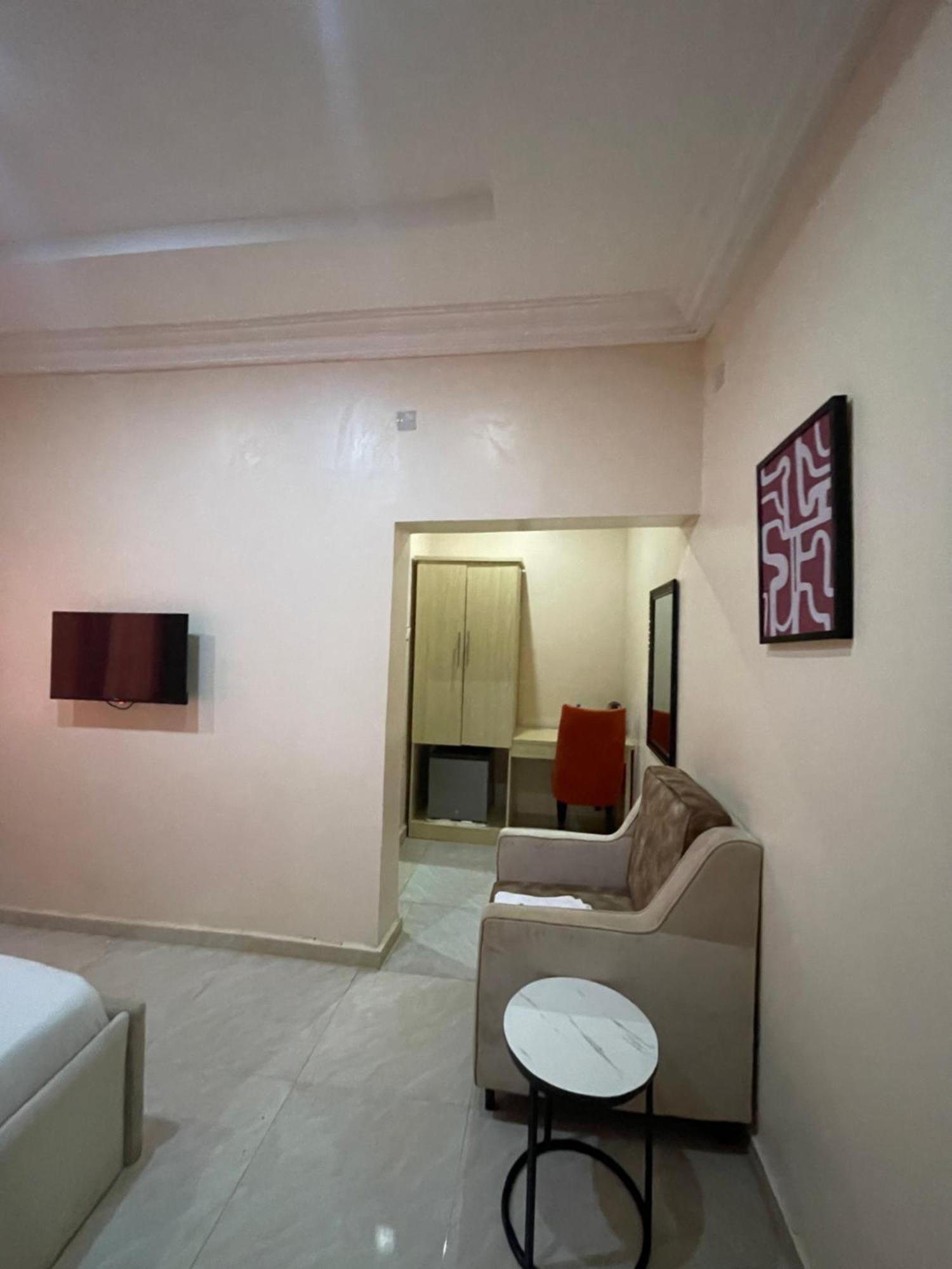 Nexus Xpress Hotel Abuja Buitenkant foto