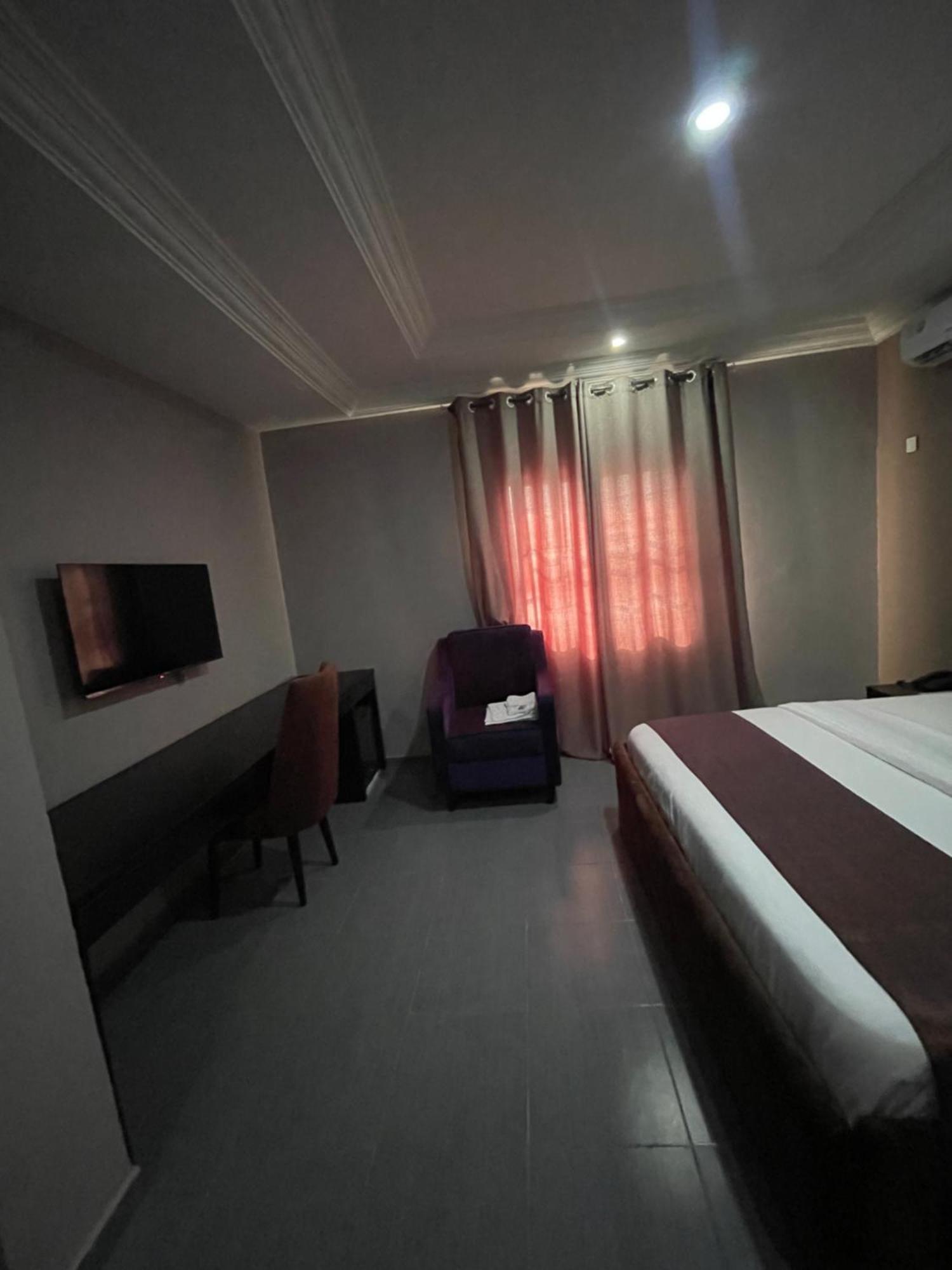 Nexus Xpress Hotel Abuja Buitenkant foto