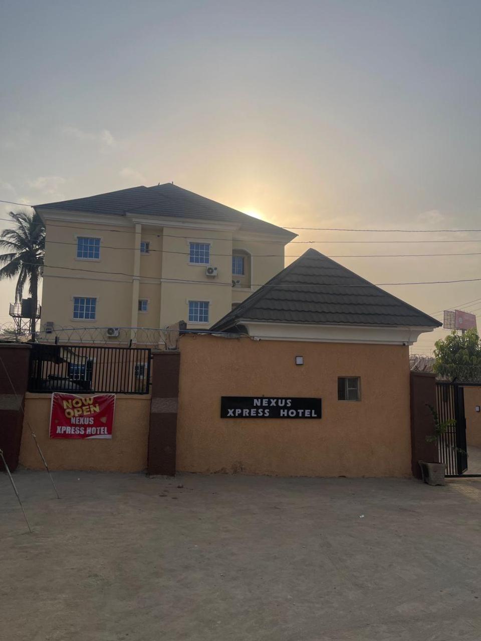 Nexus Xpress Hotel Abuja Buitenkant foto