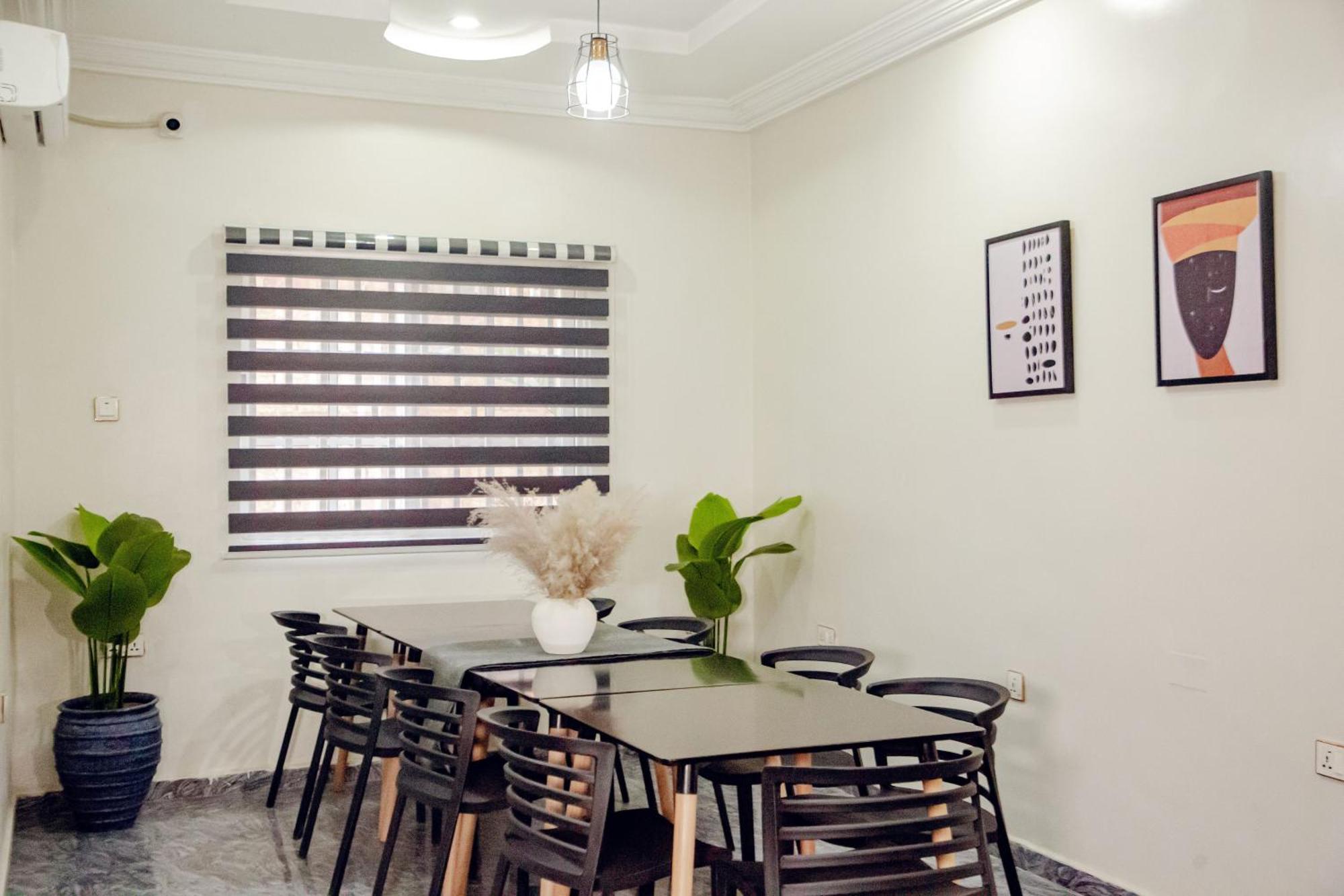 Nexus Xpress Hotel Abuja Buitenkant foto