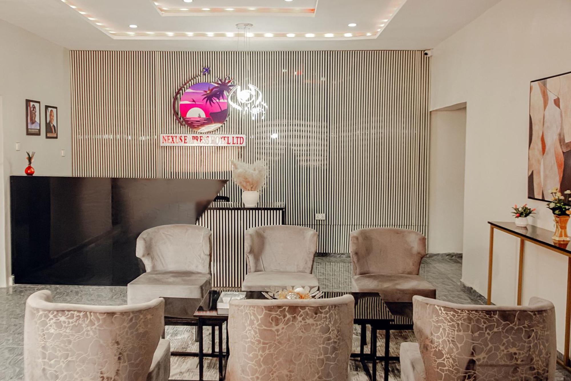 Nexus Xpress Hotel Abuja Buitenkant foto